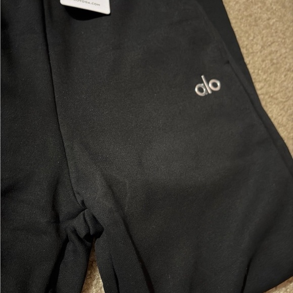New Alo Accolade Leg Sweatpant - Picture 6 of 6